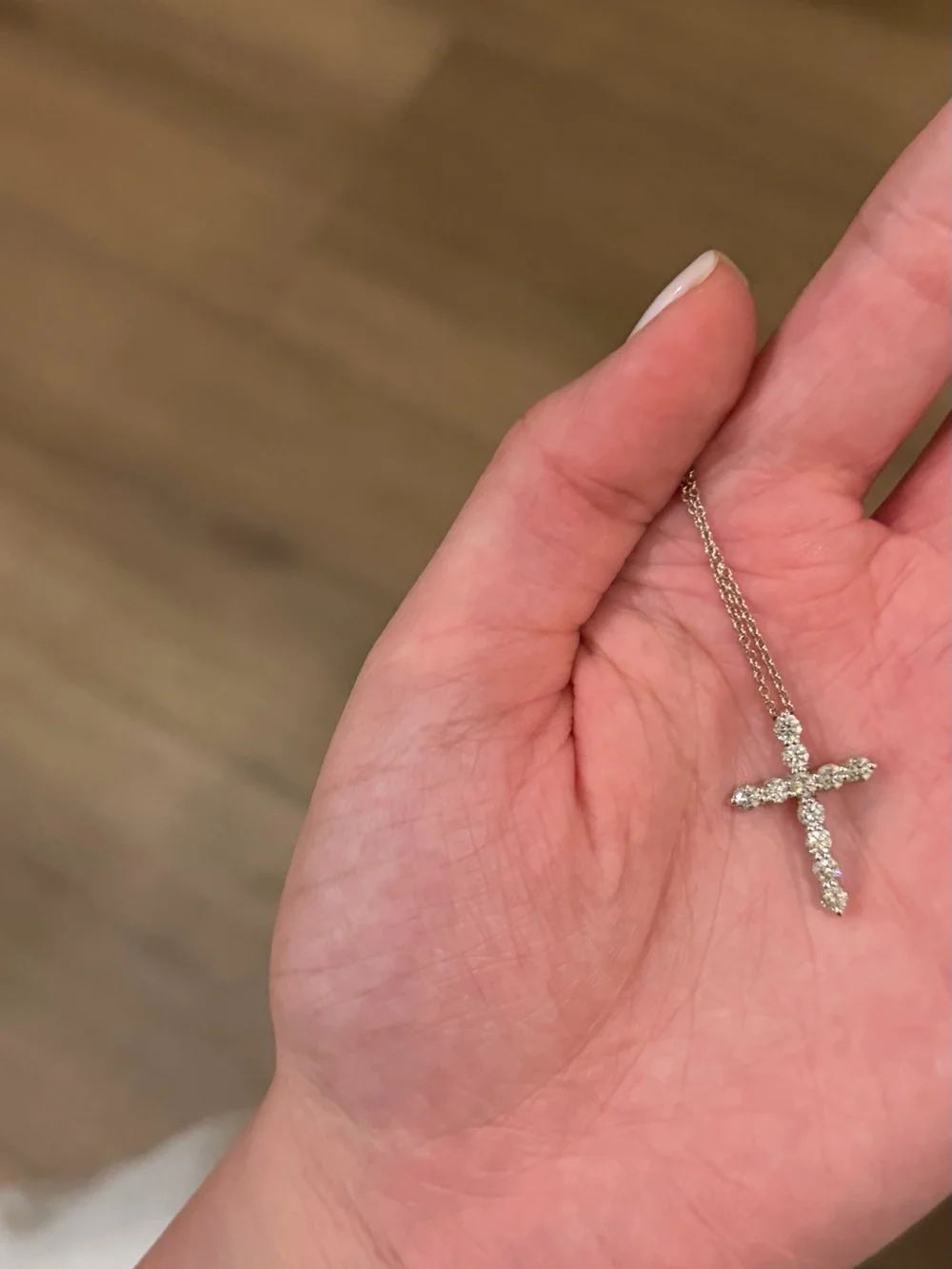 Rhinestone Cross Pendant Necklace in Silver